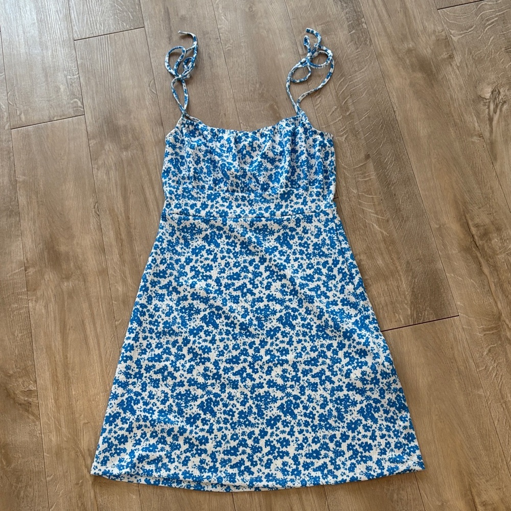 Sinsay Floral Dress Blue and White Size Small